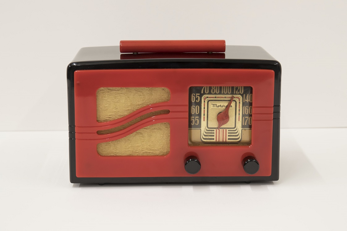 A vintage Motorola radio. A vintage Motorola radio.