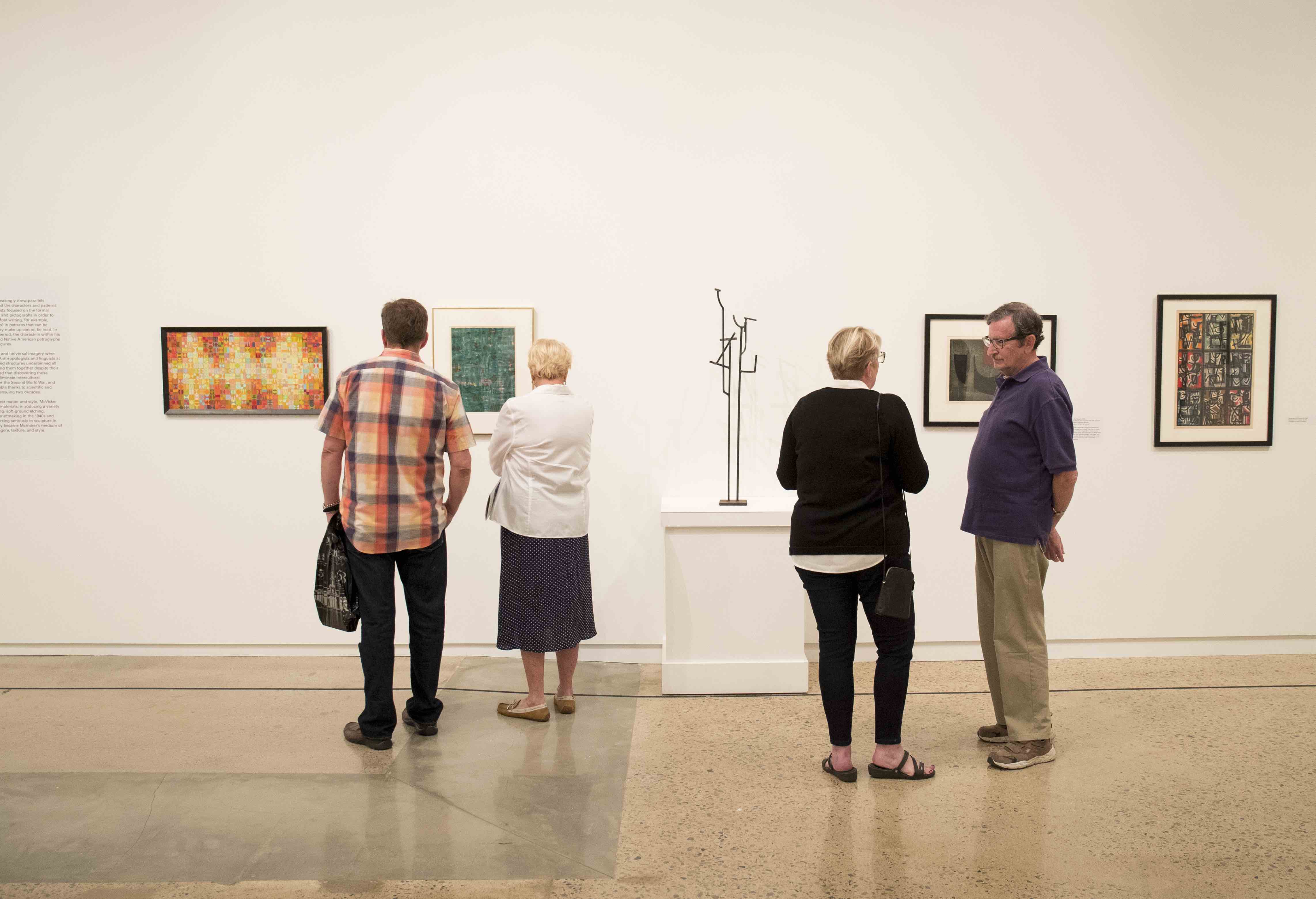 Centering Modernism reception.