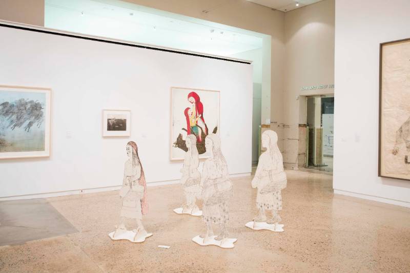 Kiki Smith and Paper: The Body, the Muse, and the Spirit Kiki Smith and Paper: The Body, the Muse, and the Spirit